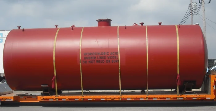 Pickle line storage tank with corrosion-resistant lining